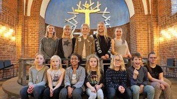 Billede af koret foran alteret 